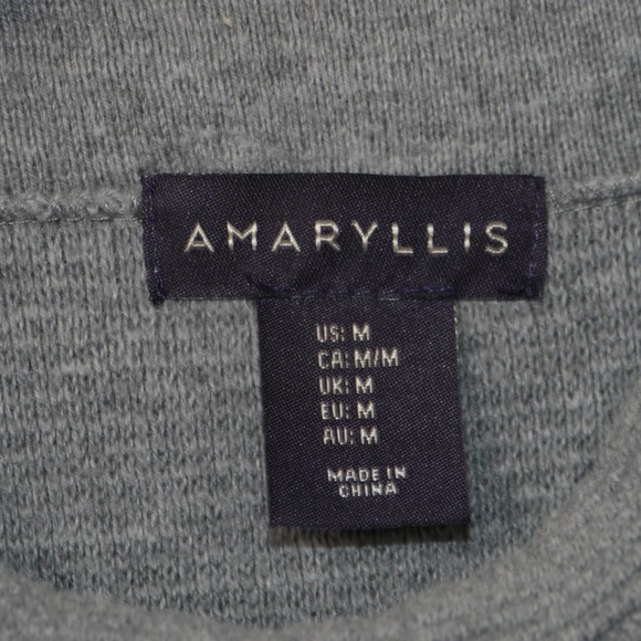 Amaryllis Cold Shoulder Gray Knit Sweater Size M - Picture 5 of 9